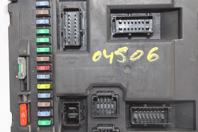 PEUGEOT 9666952280 Caja de fusibles trasera interior comprar Pamplona