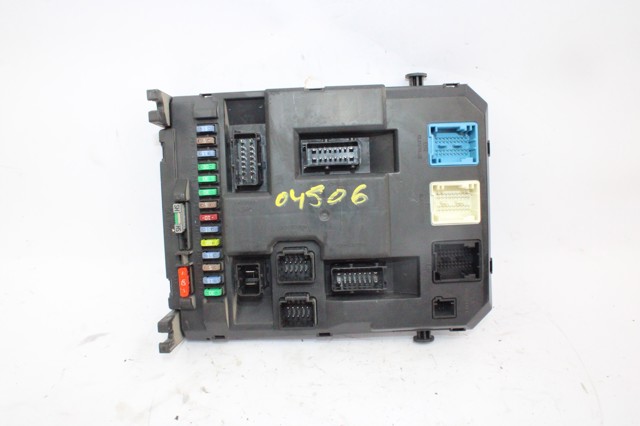 PEUGEOT 9666952280 Caja de fusibles trasera interior  en stock Terrassa
