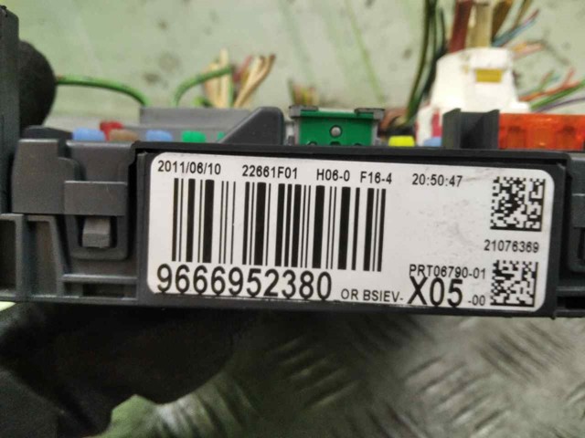 9666952380 PEUGEOT Caja de fusibles  comprar en Oviedo
