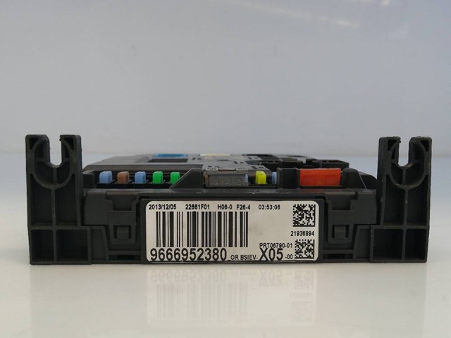 PEUGEOT 9666952380 Caja de fusibles comprar Tarragona