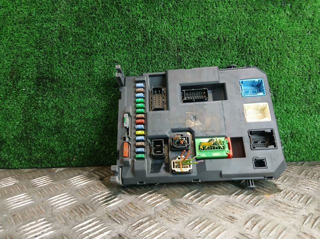 9666952380 Caja de fusibles  disponible Málaga