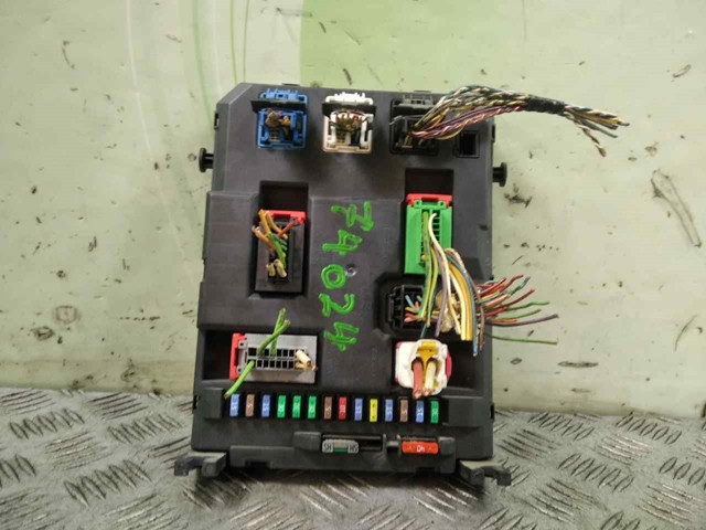 PEUGEOT 9666952380 Caja de fusibles  disponible Valladolid
