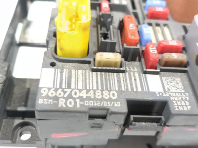 Caja de fusibles Citroen C4 UA