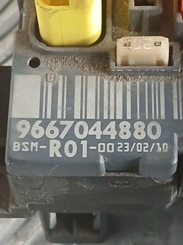 Caja de fusibles Citroen C4 UA