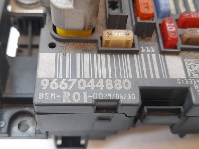 Caja de fusibles Citroen C4 UA