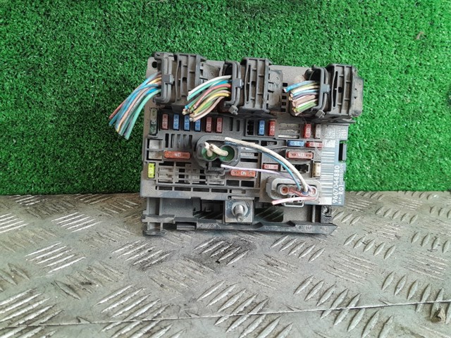 Caja de fusibles Citroen C4 UA