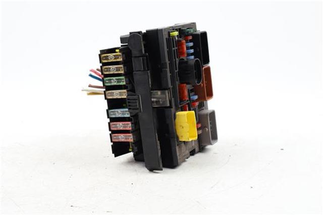 9667044880 Caja de fusibles  en stock Sabadell