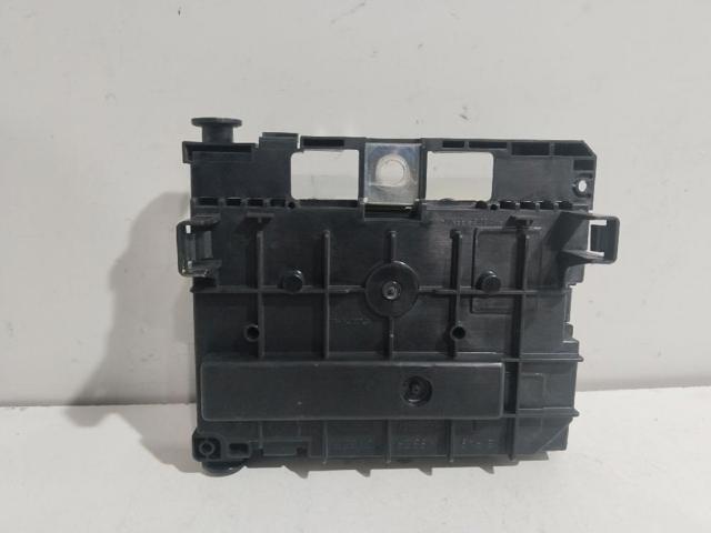 9667044880 Caja de fusibles  disponible Utrera