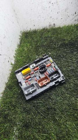 Caja de fusibles Citroen C4 UA