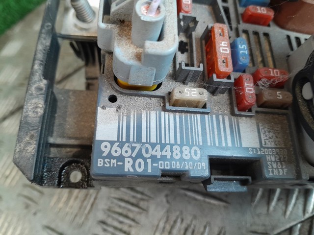 Caja de fusibles Citroen C4 UA