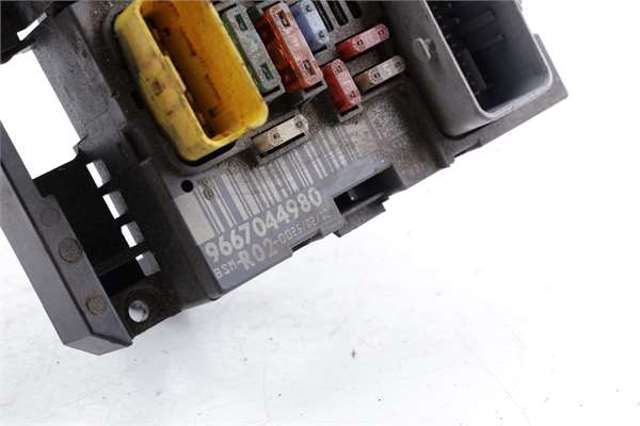 PEUGEOT 9667044980 Caja de fusibles comprar Tarragona