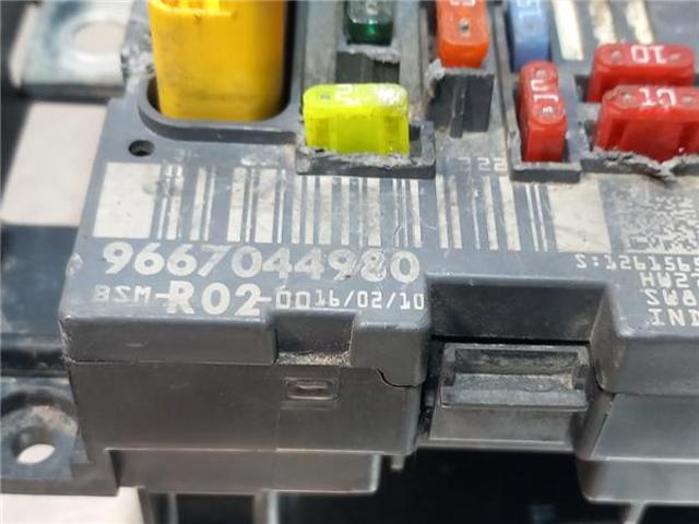 PEUGEOT 9667044980 Caja de fusibles  comprar en Ponferrada