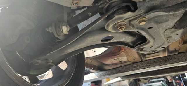 9670771480 PEUGEOT Brazo inferior derecho de la suspensión delantera  en stock Gandía