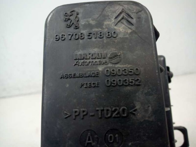 PEUGEOT 9670851880 Caja del filtro de aire  disponible España