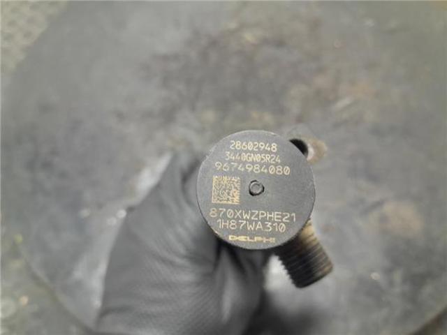 FORD 9674984080 Inyector de combustible  disponible Valladolid