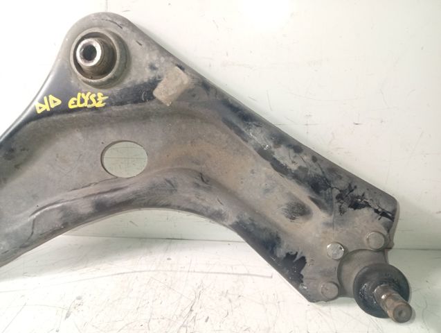 9675028880 Brazo inferior derecho de la suspensión delantera  disponible Utrera