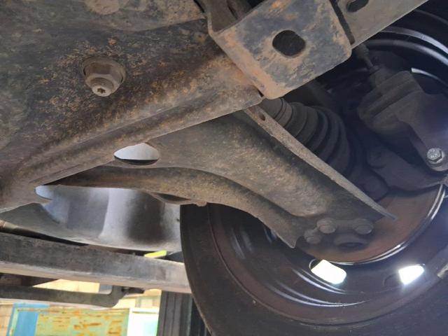9675031880 Brazo inferior izquierdo de la suspensión delantera  disponible Utrera
