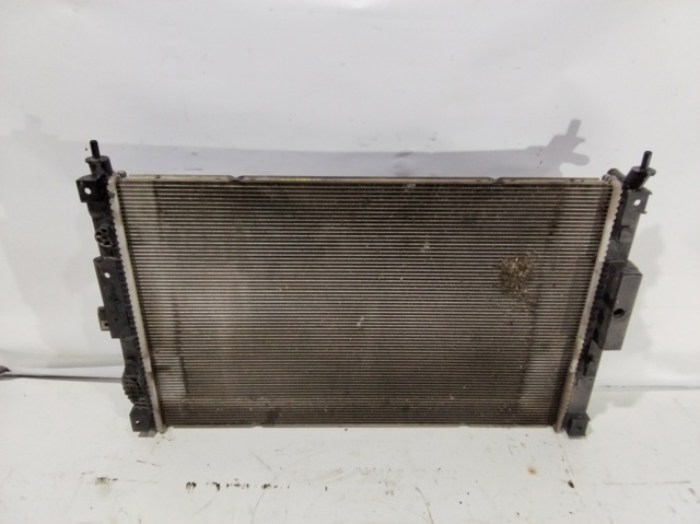 9675747980 Radiador de refrigeración del motor  disponible Málaga