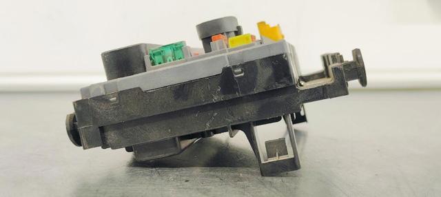 Caja de fusibles Citroen C4 UA