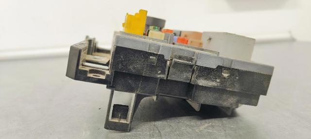Caja de fusibles Citroen C4 UA