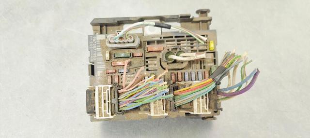 Caja de fusibles Citroen C4 UA