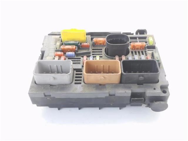 9675877980 PEUGEOT Caja de fusibles  en stock Gandía
