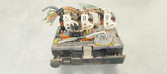 Caja de fusibles Citroen C4 UA