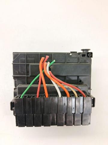 PEUGEOT 9675877980 Caja de fusibles  en stock Terrassa