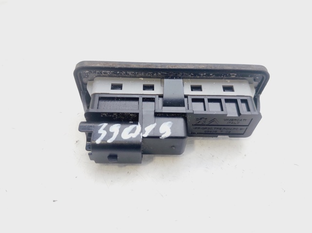 9676028380 Botón de accionamiento del cierre de la tapa del maletero (puerta trasera 3/5) comprar Girona