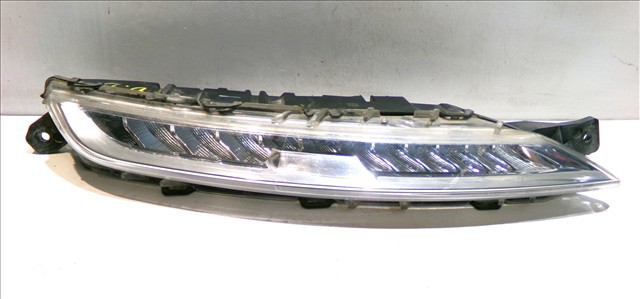 9676036480 Luz diurna derecha  en stock Sabadell