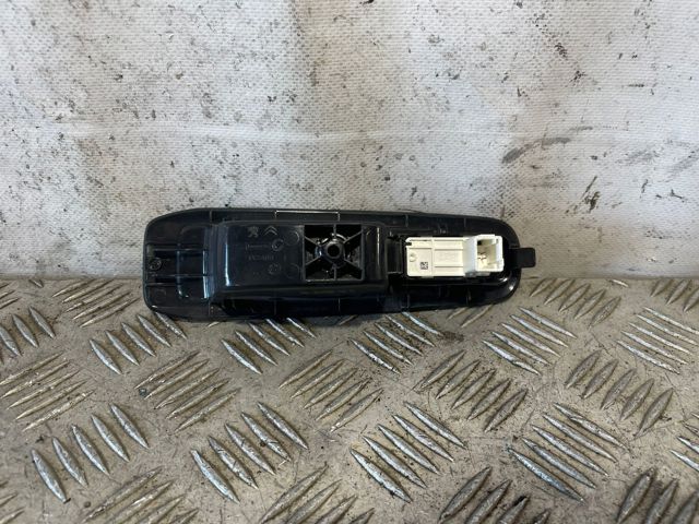 Módulo de control del elevalunas trasero derecho 96762292ZD PEUGEOT