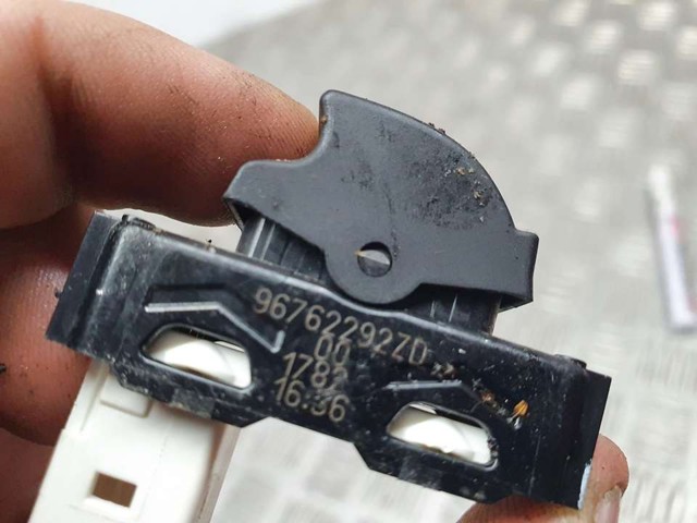 96762292ZD PEUGEOT Módulo de control del elevalunas trasero derecho  en stock Gandía