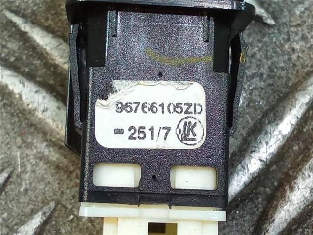 96766105ZD PEUGEOT Manija de apertura interior de la tapa del maletero  comprar en Oviedo
