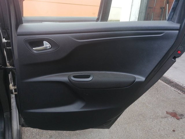 Guarnecido de puerta trasera derecha 96783749ZD Peugeot/Citroen