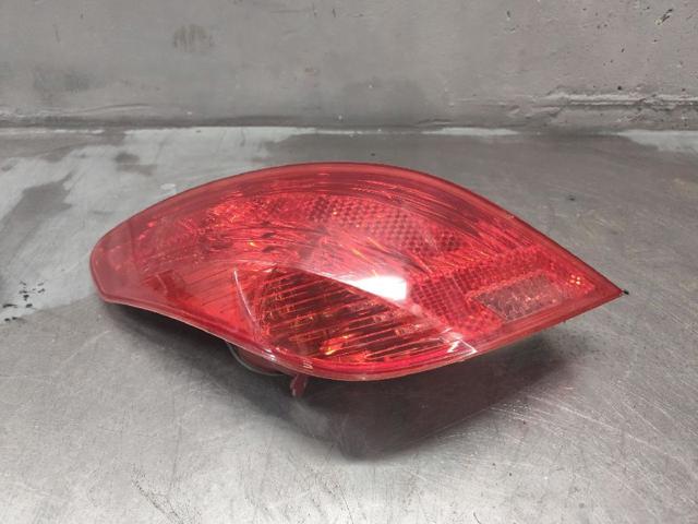 Piloto trasero izquierdo 9680425780 PEUGEOT