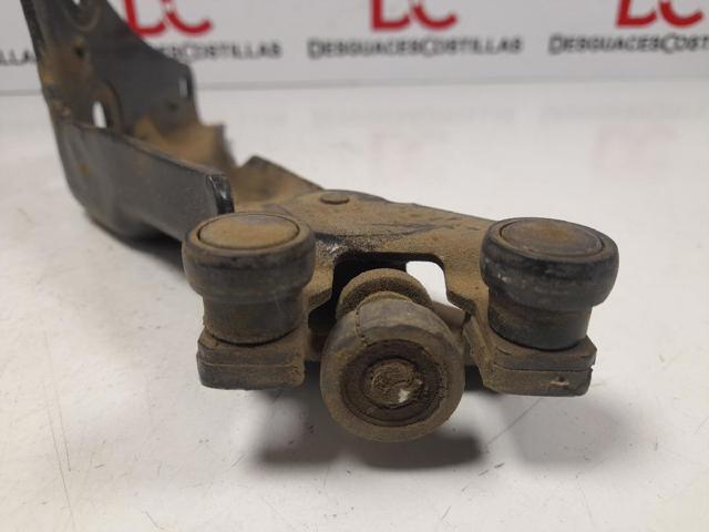 9680486680 PEUGEOT Rodillo inferior izquierdo de puerta lateral corrediza  en stock Córdoba