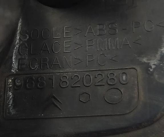 9681820280 PEUGEOT Piloto trasero izquierdo de parachoques  en stock Huelva