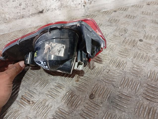 Piloto trasero izquierdo de parachoques 9681820280 PEUGEOT