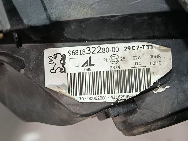 PEUGEOT 9681832280 Faro derecho  en stock Salamanca