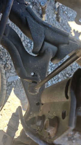 96819162 GM Brazo inferior derecho de la suspensión delantera  disponible Alicante