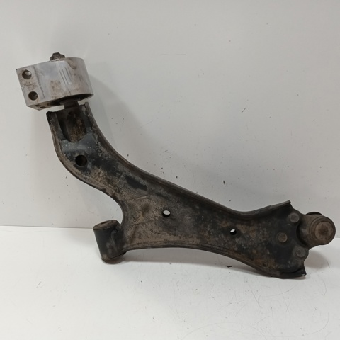 96819162 GM Brazo inferior derecho de la suspensión delantera  disponible Alicante