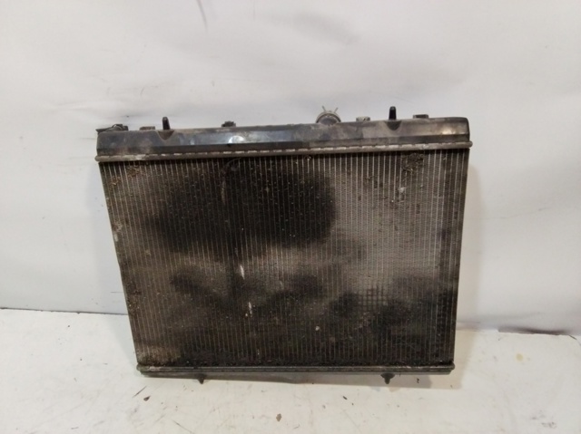 9682477580 Radiador de refrigeración del motor  disponible Utrera