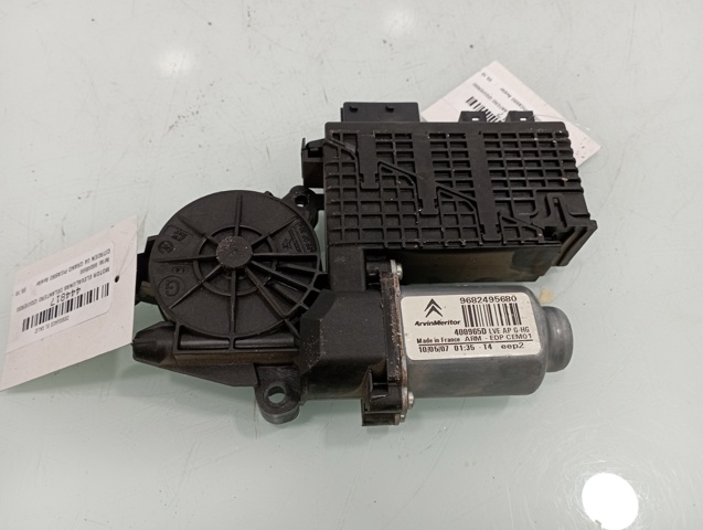 9682495680 Motor del elevalunas de la puerta delantera izquierda  disponible Utrera
