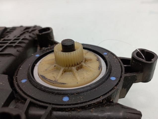 9682495680 Motor del elevalunas de la puerta delantera izquierda  comprar en Zaragoza