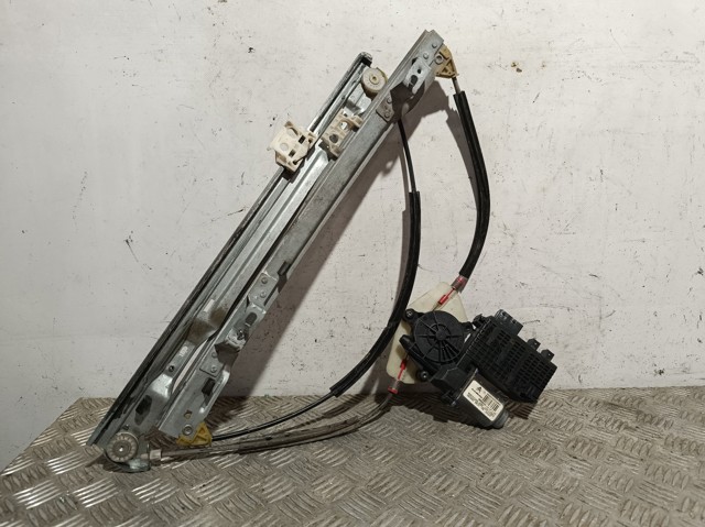 PEUGEOT 9682495680 Motor del elevalunas de la puerta delantera izquierda  disponible Valladolid