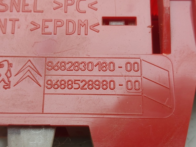 PEUGEOT 9682830180 Tercera luz de freno  en stock Valencia