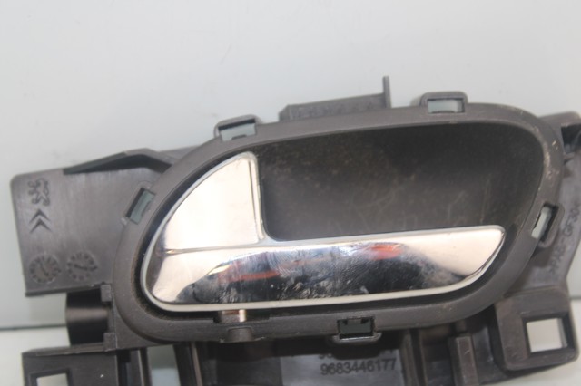 Maneta interior delantera izquierda para peugeot 3008 limusina (0u_) (2009-2017) 9683446877