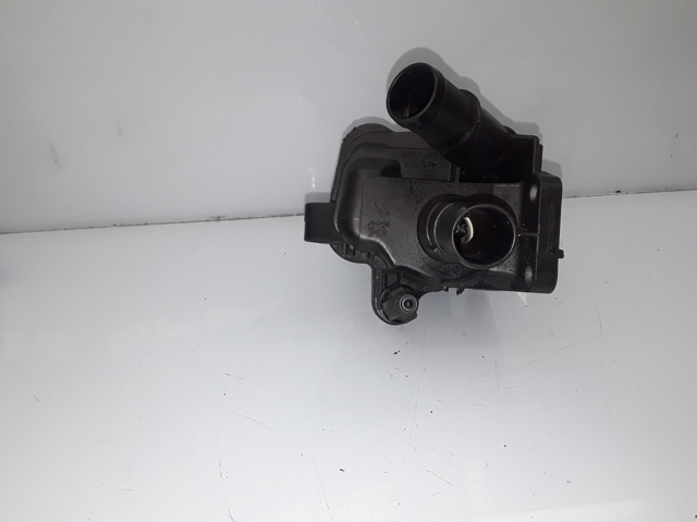 Caja del termostato Peugeot 208 CA, CC