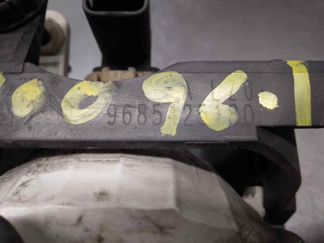 PEUGEOT 9685425180 Faro antiniebla izquierdo y derecho  en stock Salamanca