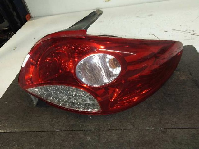 Piloto trasero derecho 9685618180 PEUGEOT